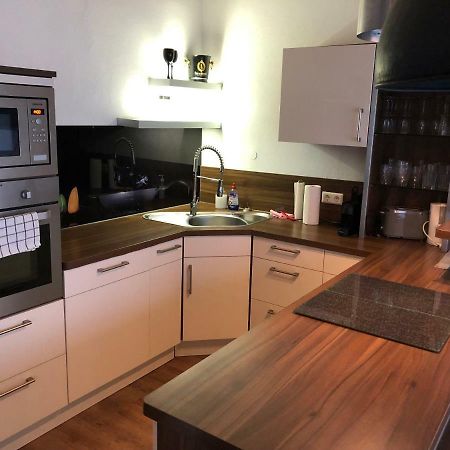 Modernes Und Gemuetliches Appartment Mit Terrasse, Stadtnah Ravensburg Eksteriør billede