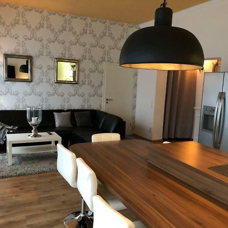 Modernes Und Gemuetliches Appartment Mit Terrasse, Stadtnah Ravensburg Eksteriør billede