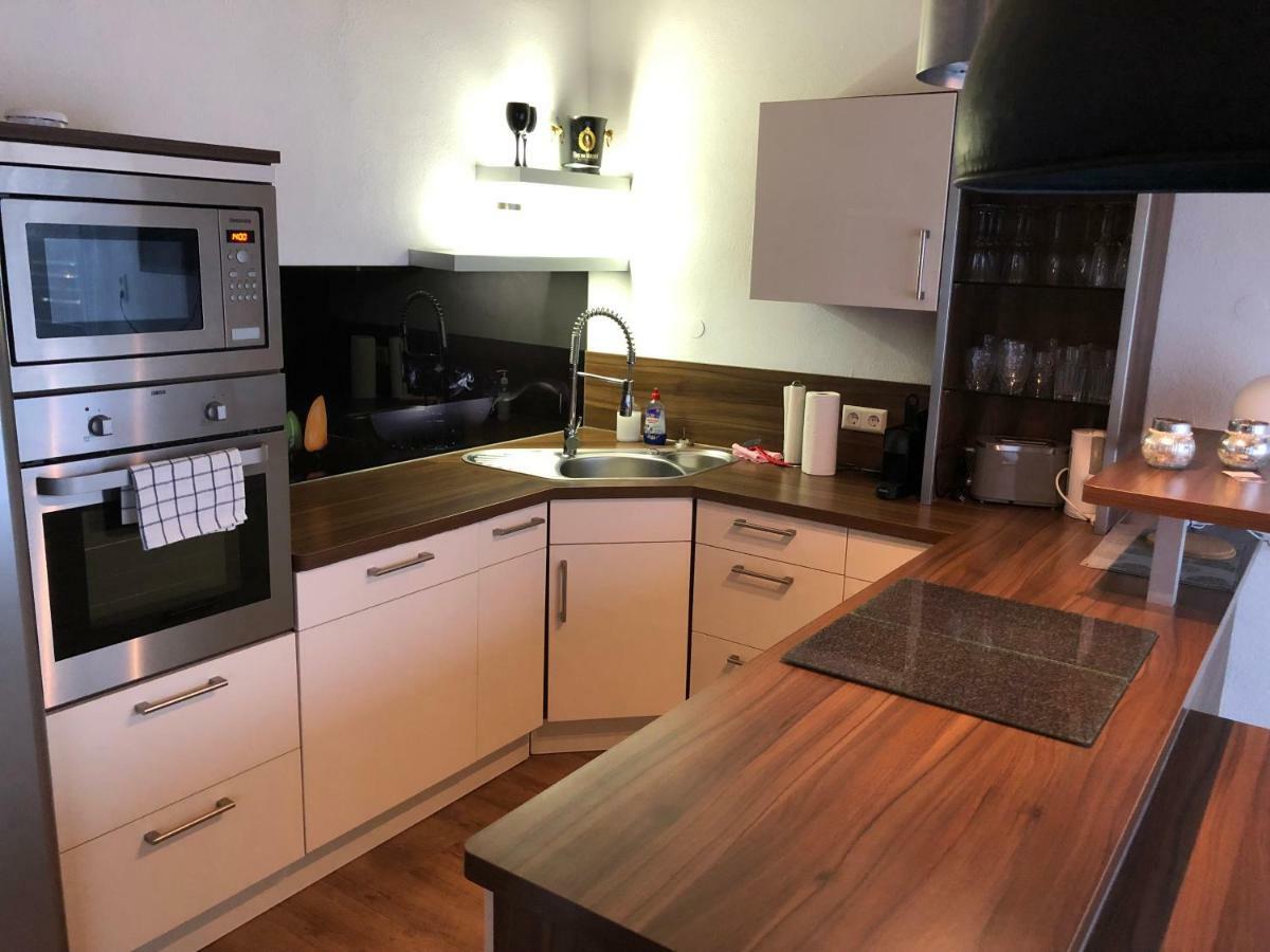 Modernes Und Gemuetliches Appartment Mit Terrasse, Stadtnah Ravensburg Eksteriør billede
