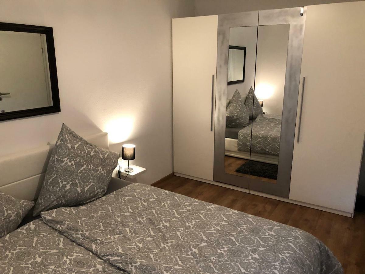 Modernes Und Gemuetliches Appartment Mit Terrasse, Stadtnah Ravensburg Eksteriør billede