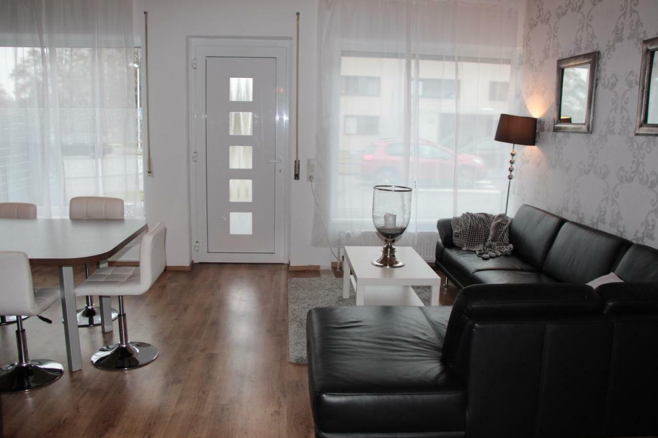 Modernes Und Gemuetliches Appartment Mit Terrasse, Stadtnah Ravensburg Eksteriør billede