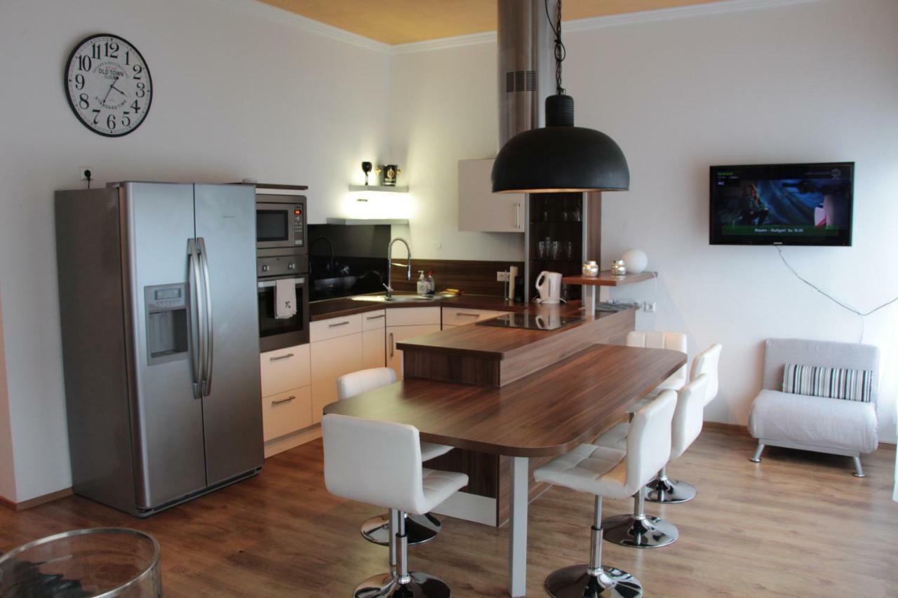 Modernes Und Gemuetliches Appartment Mit Terrasse, Stadtnah Ravensburg Eksteriør billede