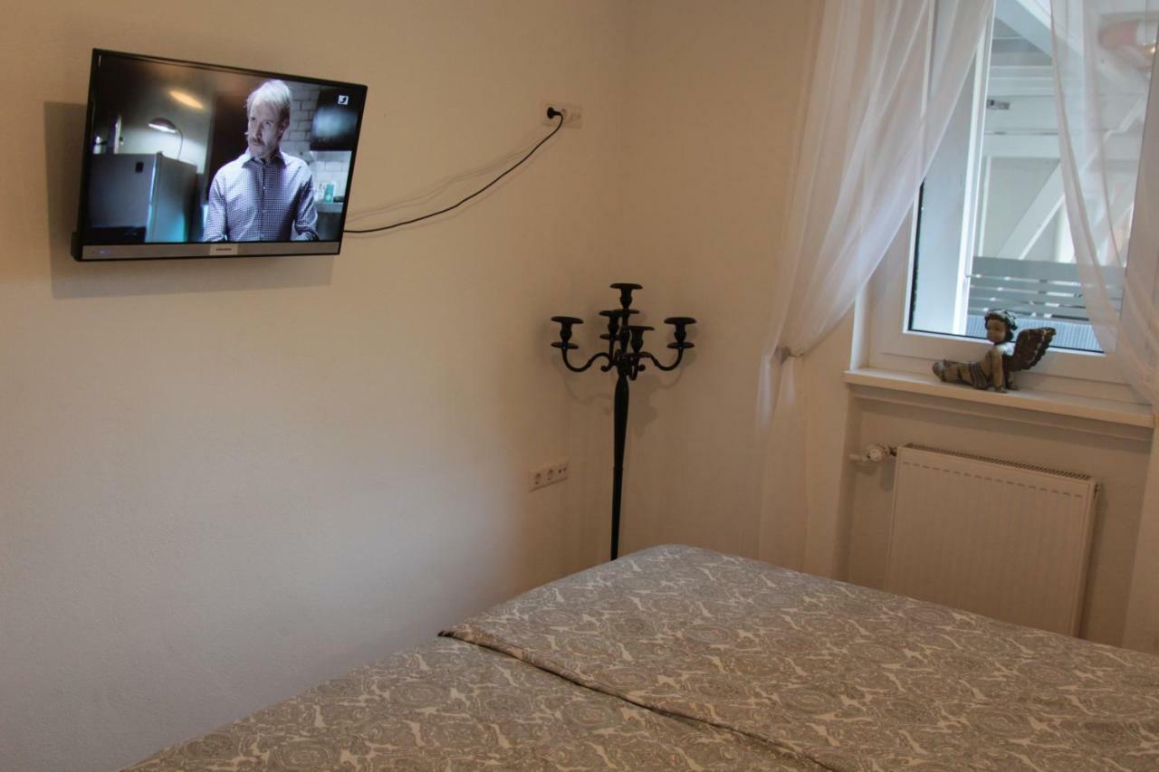 Modernes Und Gemuetliches Appartment Mit Terrasse, Stadtnah Ravensburg Eksteriør billede