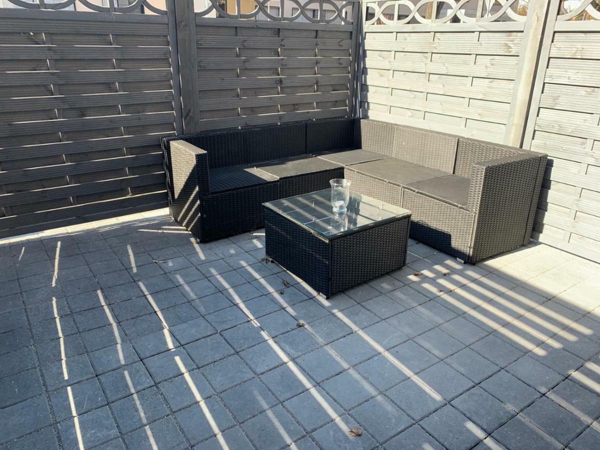 Modernes Und Gemuetliches Appartment Mit Terrasse, Stadtnah Ravensburg Eksteriør billede