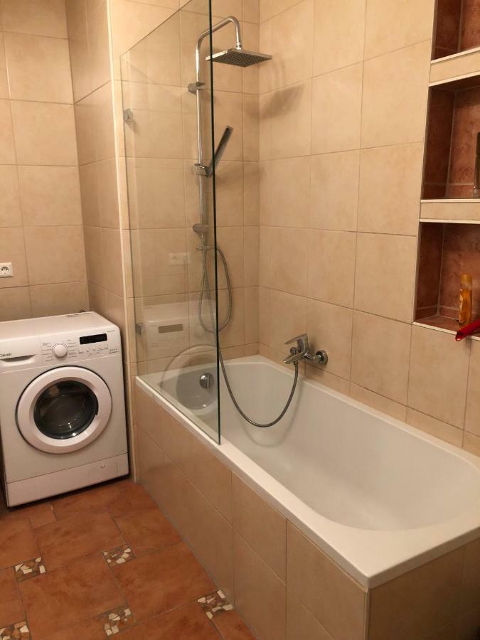 Modernes Und Gemuetliches Appartment Mit Terrasse, Stadtnah Ravensburg Eksteriør billede